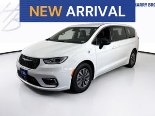 2025 Chrysler Pacifica Hybrid Select