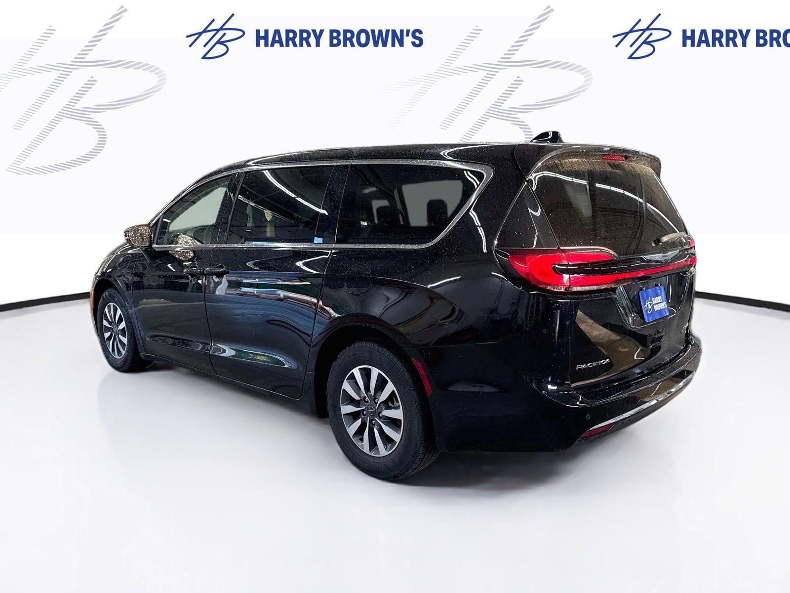 2024 Chrysler Pacifica Hybrid Select