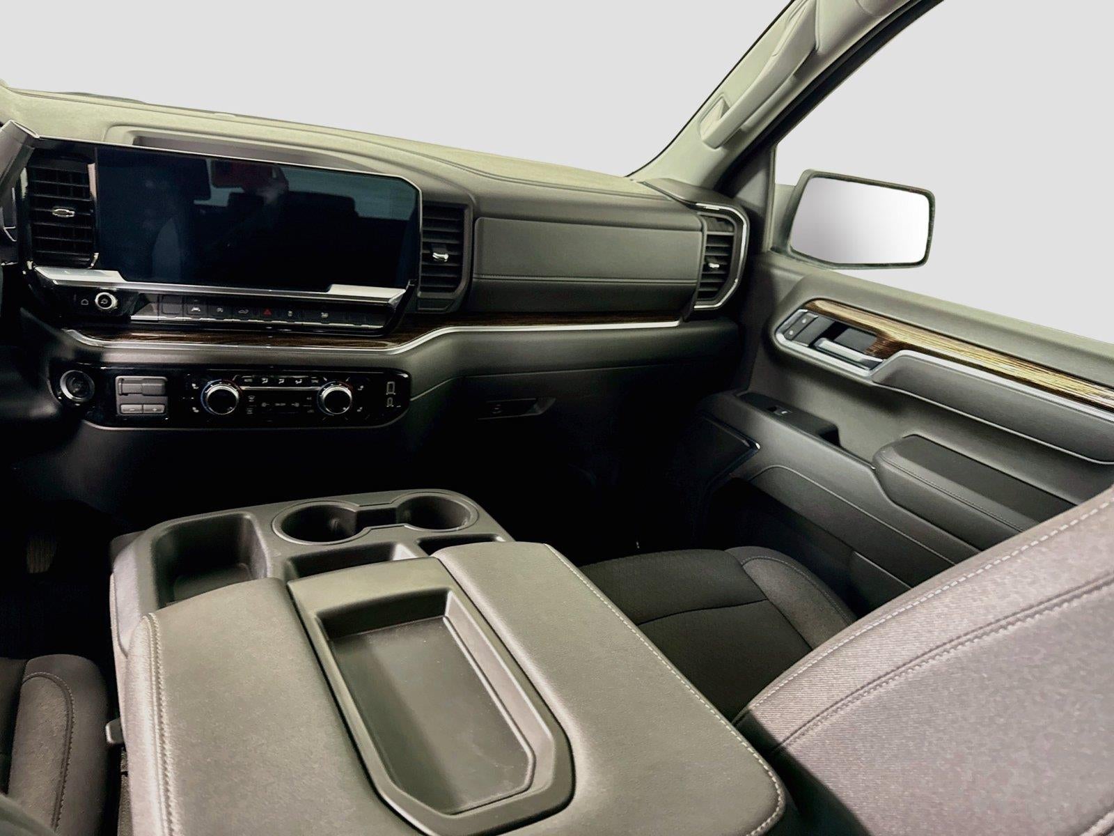 2025 GMC Sierra 1500 SLE