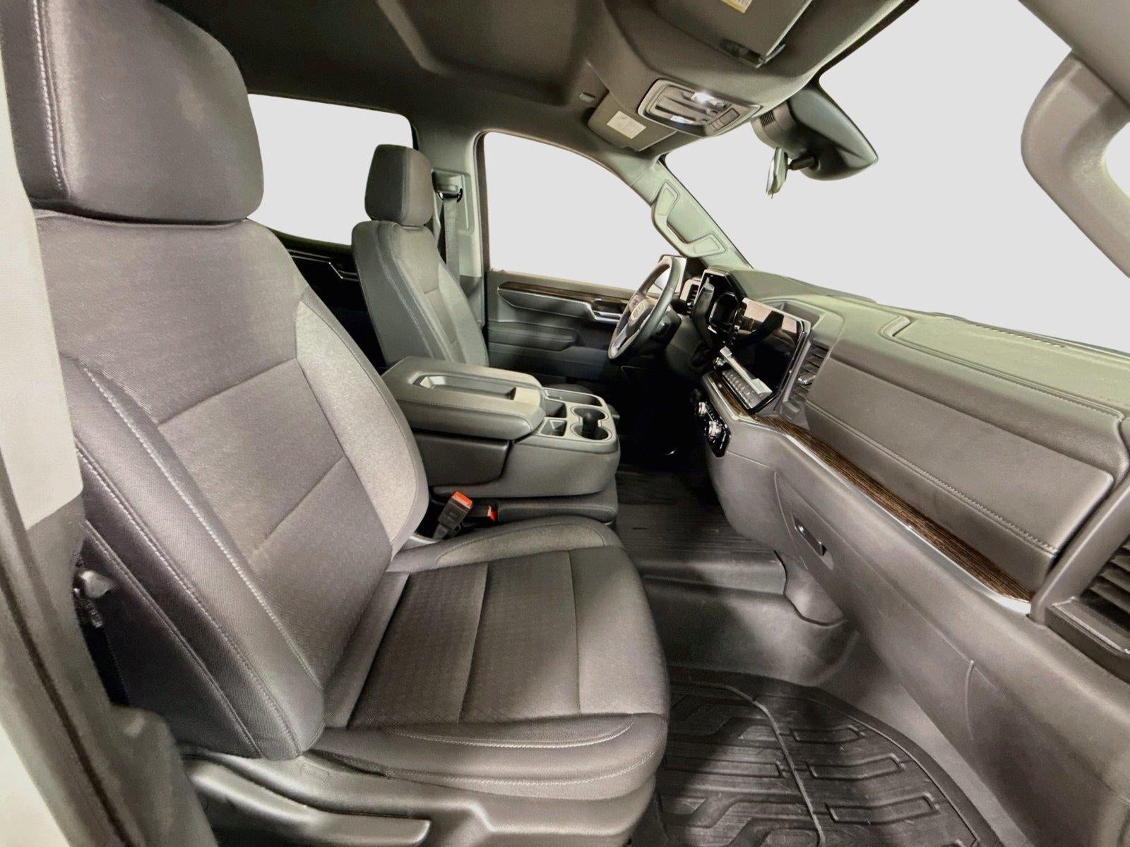 2025 GMC Sierra 1500 SLE