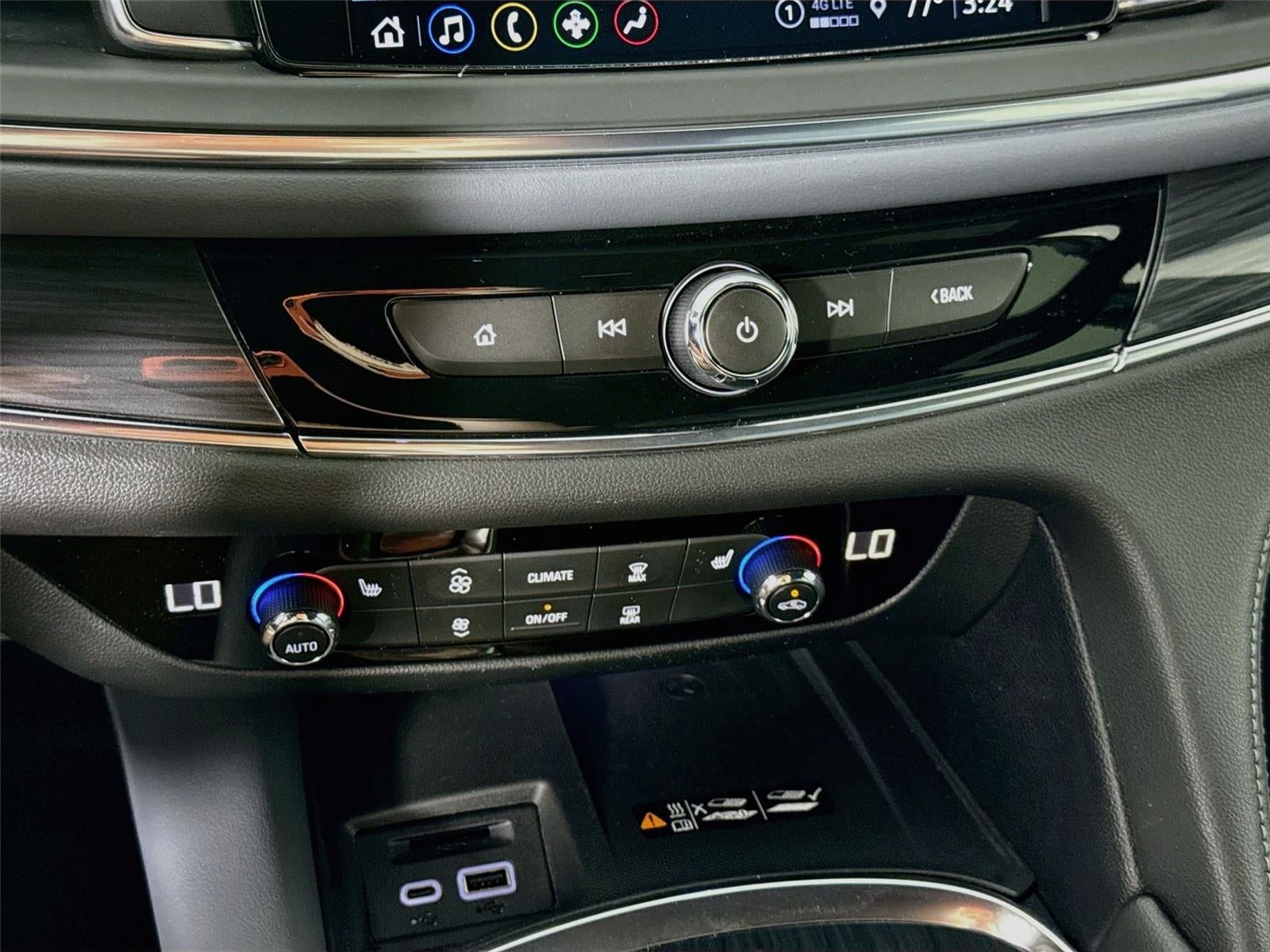 2023 Buick Enclave Essence