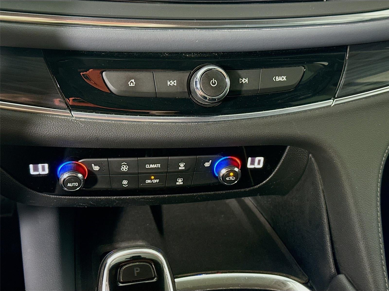 2020 Buick Enclave Essence