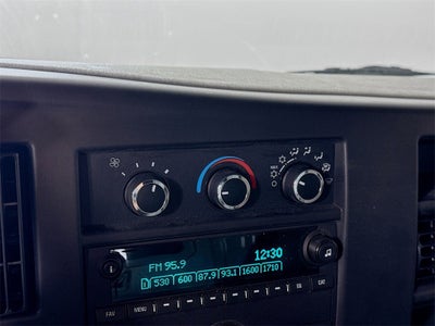 2025 Chevrolet Express Cutaway 3500 1WT