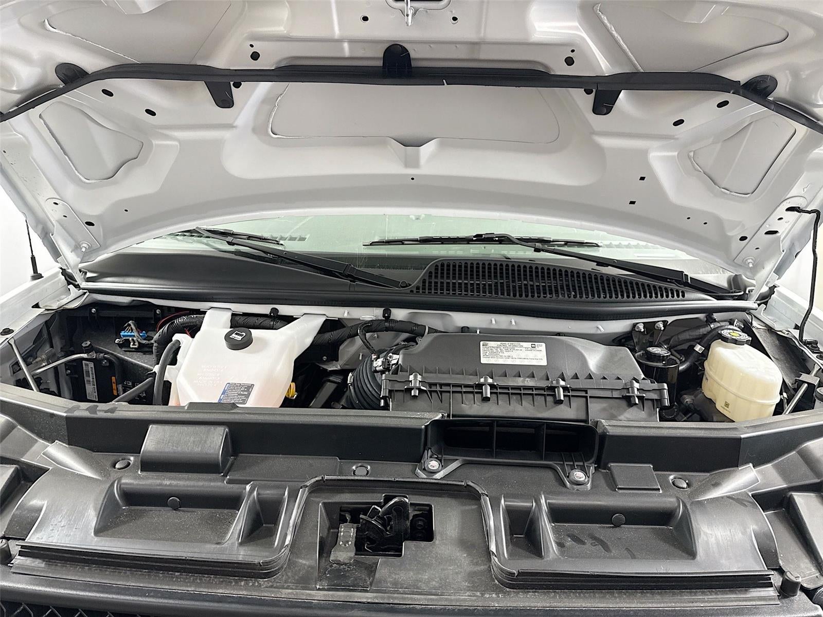 2025 Chevrolet Express Cutaway 3500 1WT