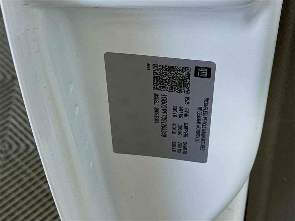 2025 Chevrolet Express Cutaway 3500 1WT