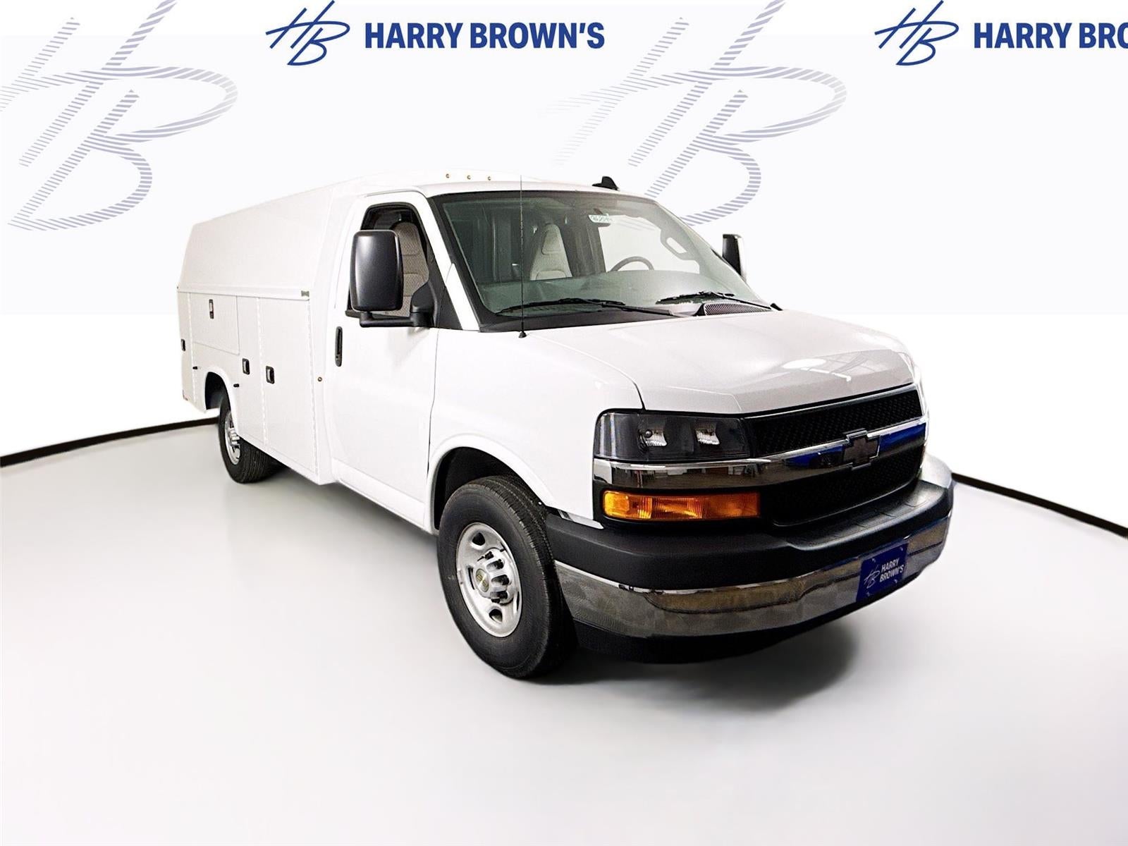 2025 Chevrolet Express Cutaway 3500 1WT