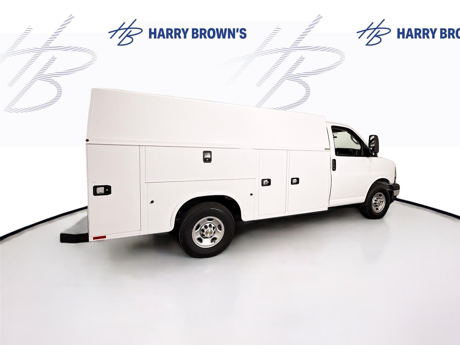 2025 Chevrolet Express Cutaway 3500 1WT