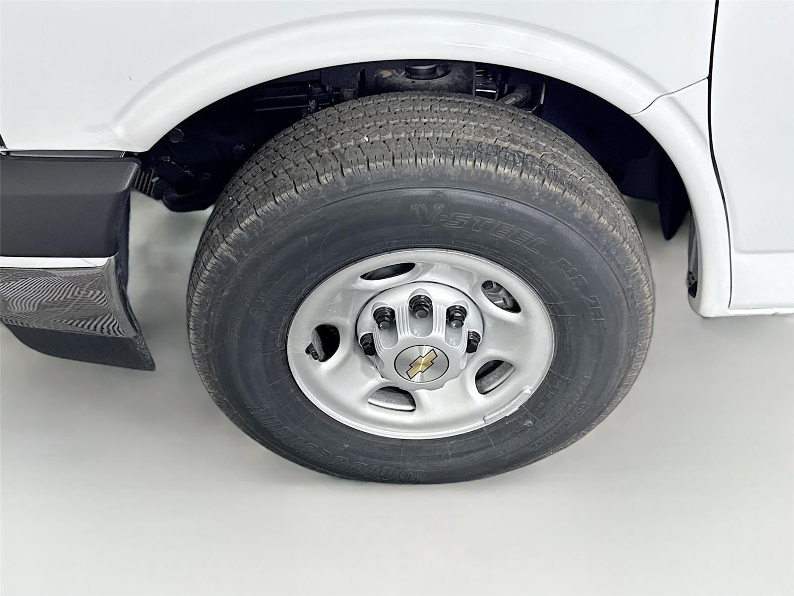 2025 Chevrolet Express Cutaway 3500 1WT