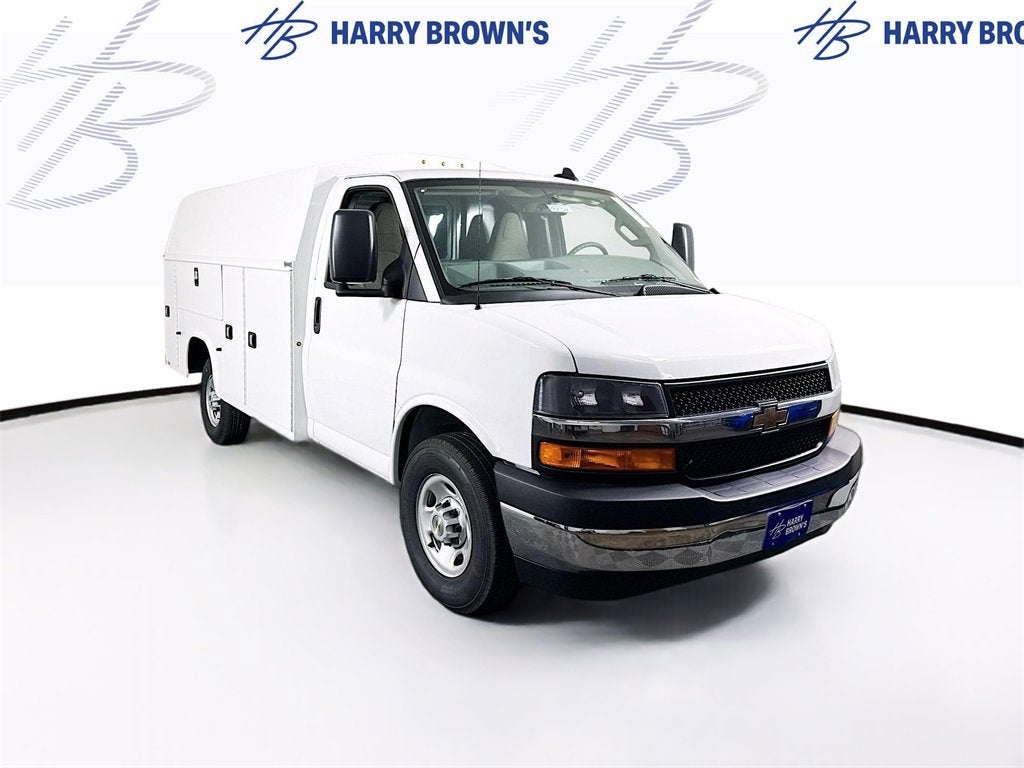 2025 Chevrolet Express Cutaway 3500 1WT