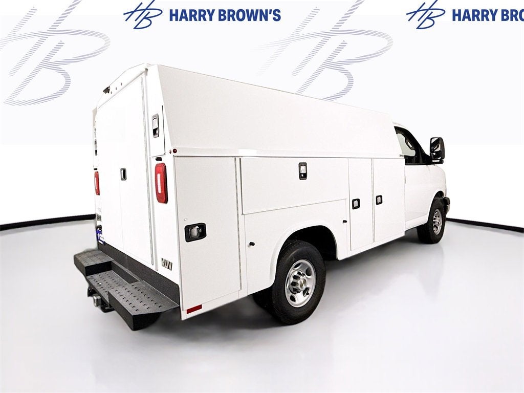 2025 Chevrolet Express Cutaway 3500 1WT