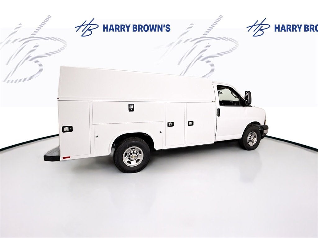 2025 Chevrolet Express Cutaway 3500 1WT