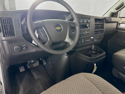 2025 Chevrolet Express Cutaway 3500 1WT