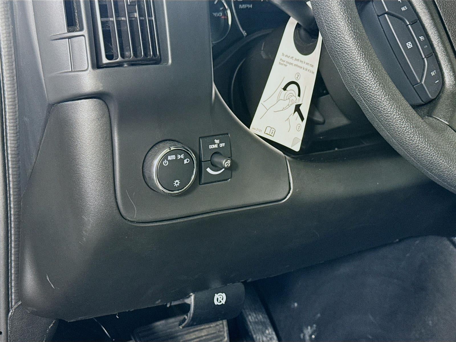 2025 Chevrolet Express Cutaway 3500 1WT