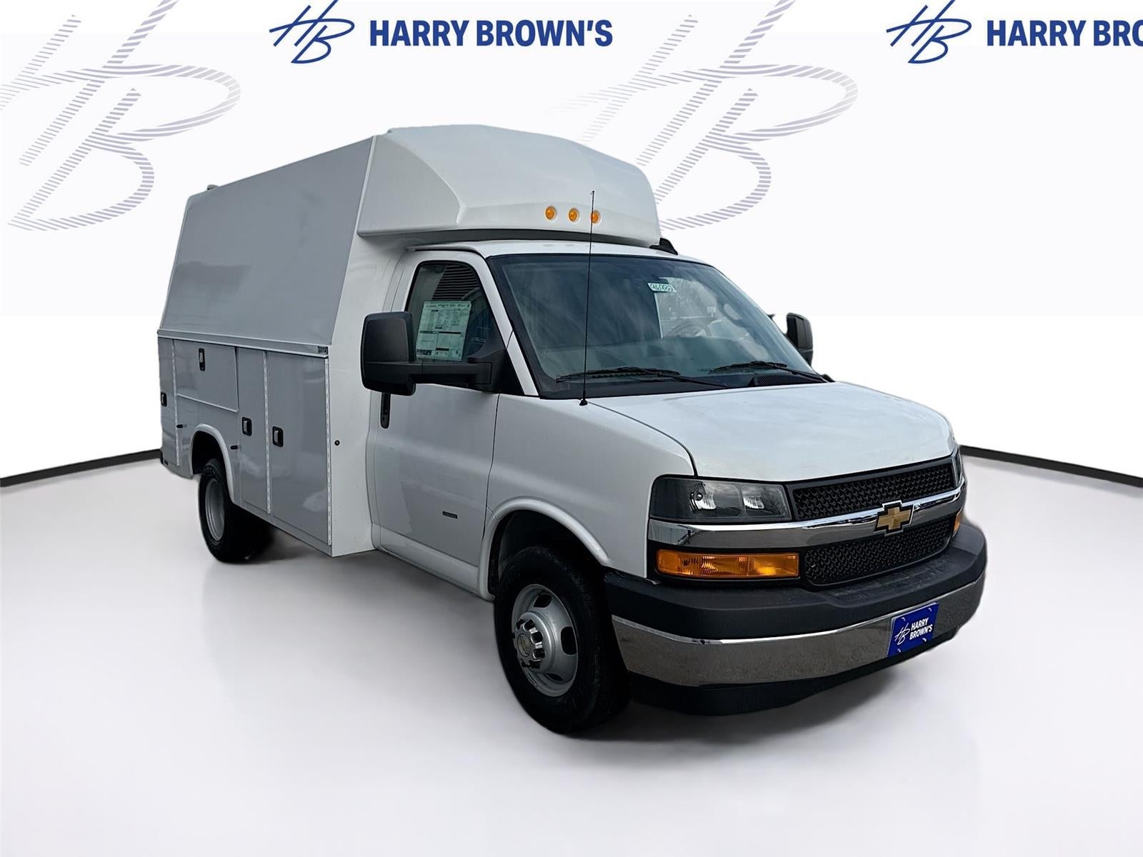 2025 Chevrolet Express Cutaway 3500 1WT
