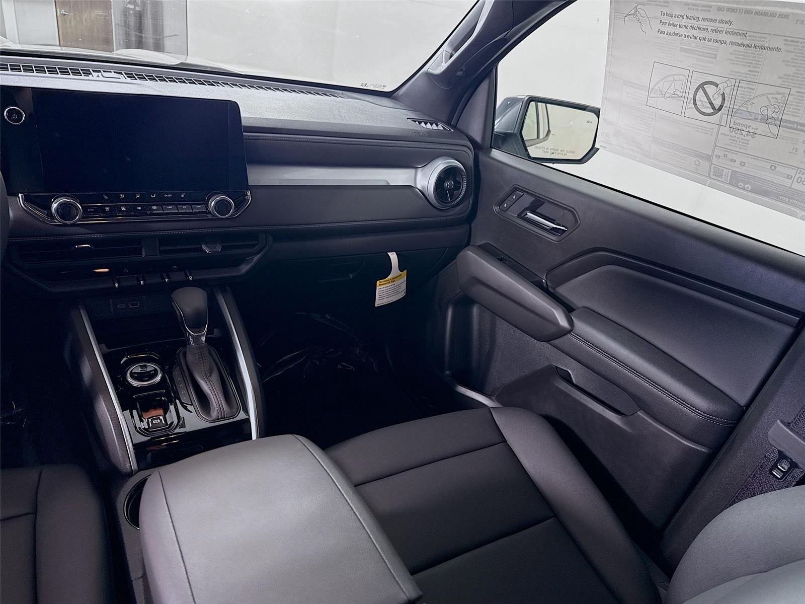 2025 Chevrolet Colorado WT/LT