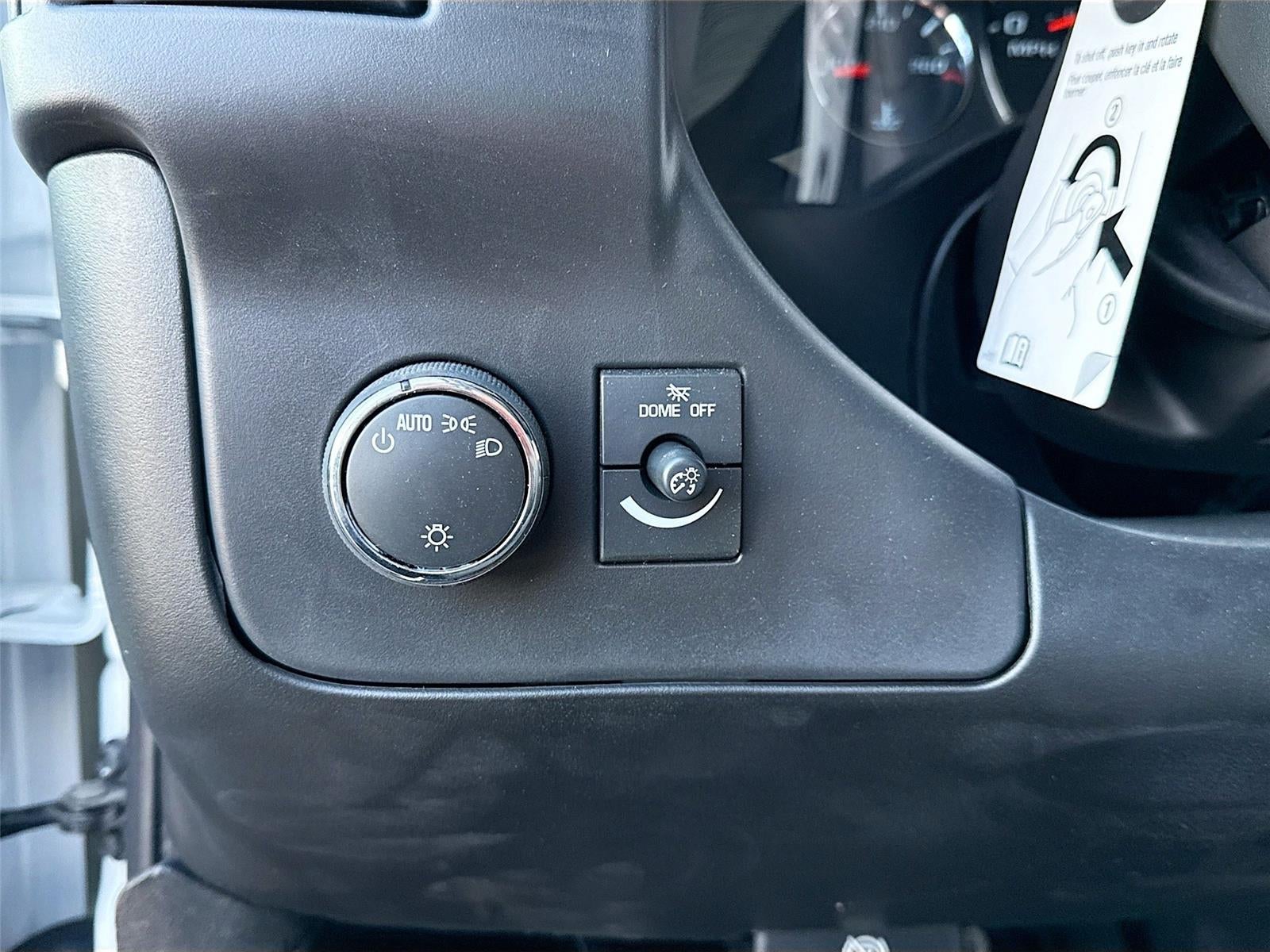 2025 Chevrolet Express Cutaway 3500 1WT