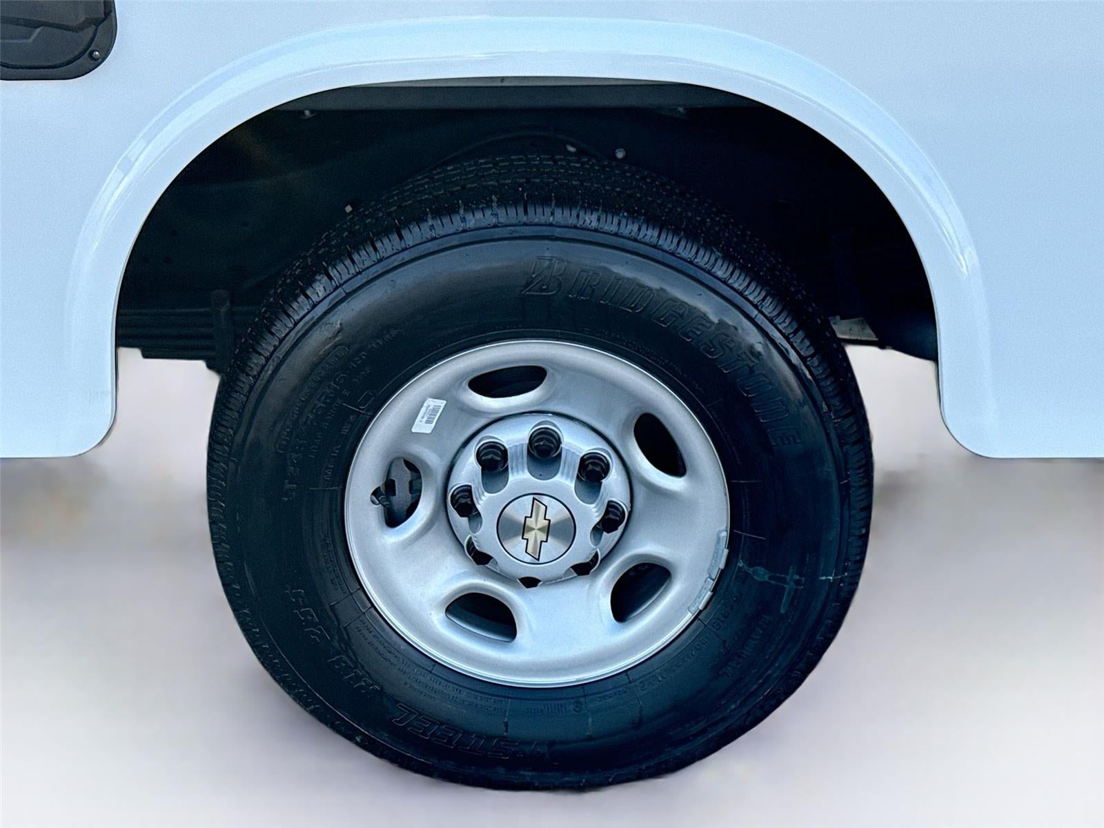 2025 Chevrolet Express Cutaway 3500 1WT