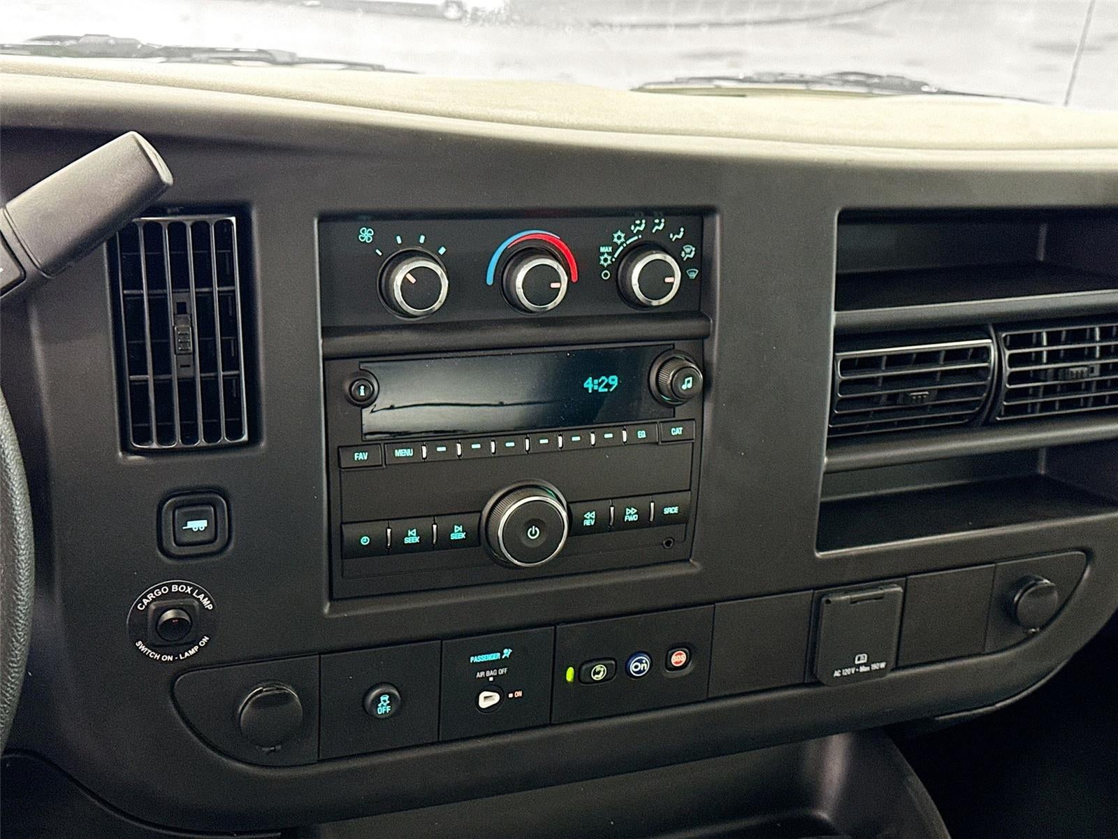 2025 Chevrolet Express Cutaway 3500 1WT