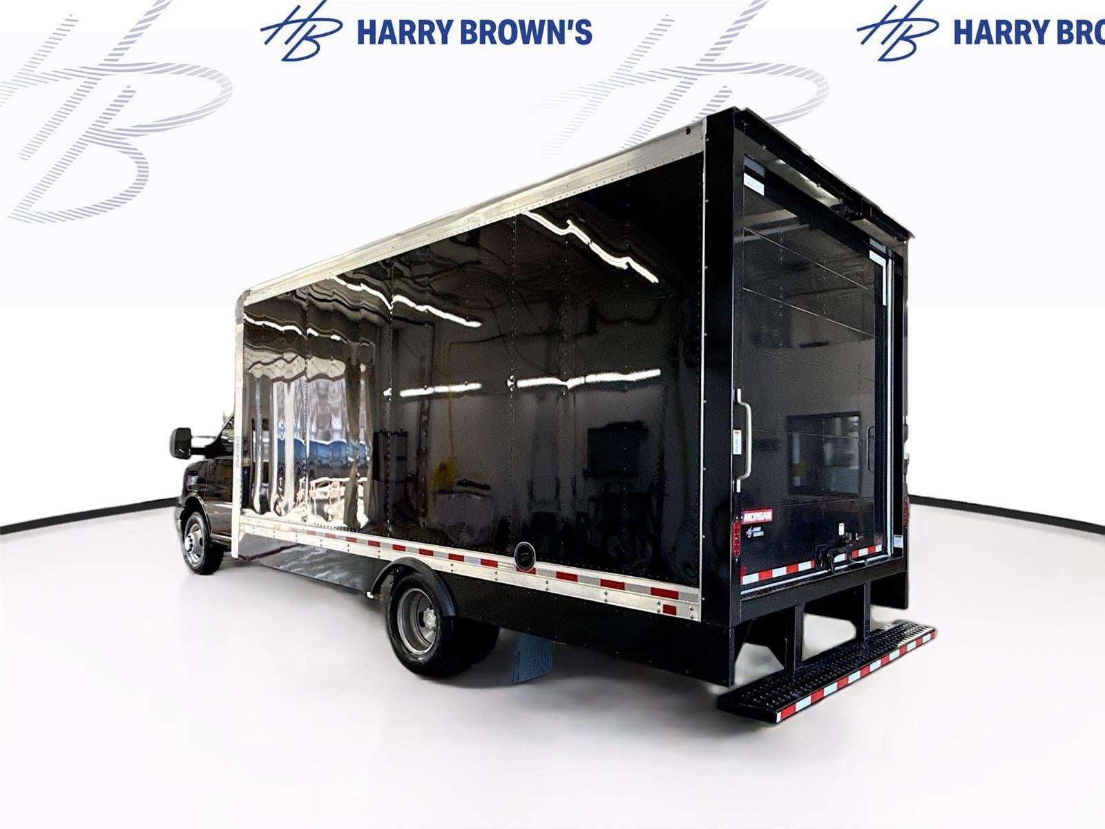 2025 Chevrolet Express Cutaway 3500 1WT