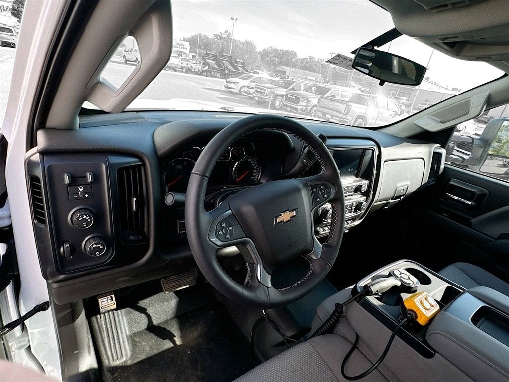 2024 Chevrolet Silverado 5500 HD Work Truck
