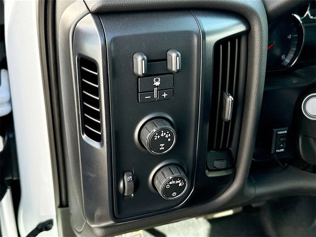 2024 Chevrolet Silverado 5500 HD Work Truck