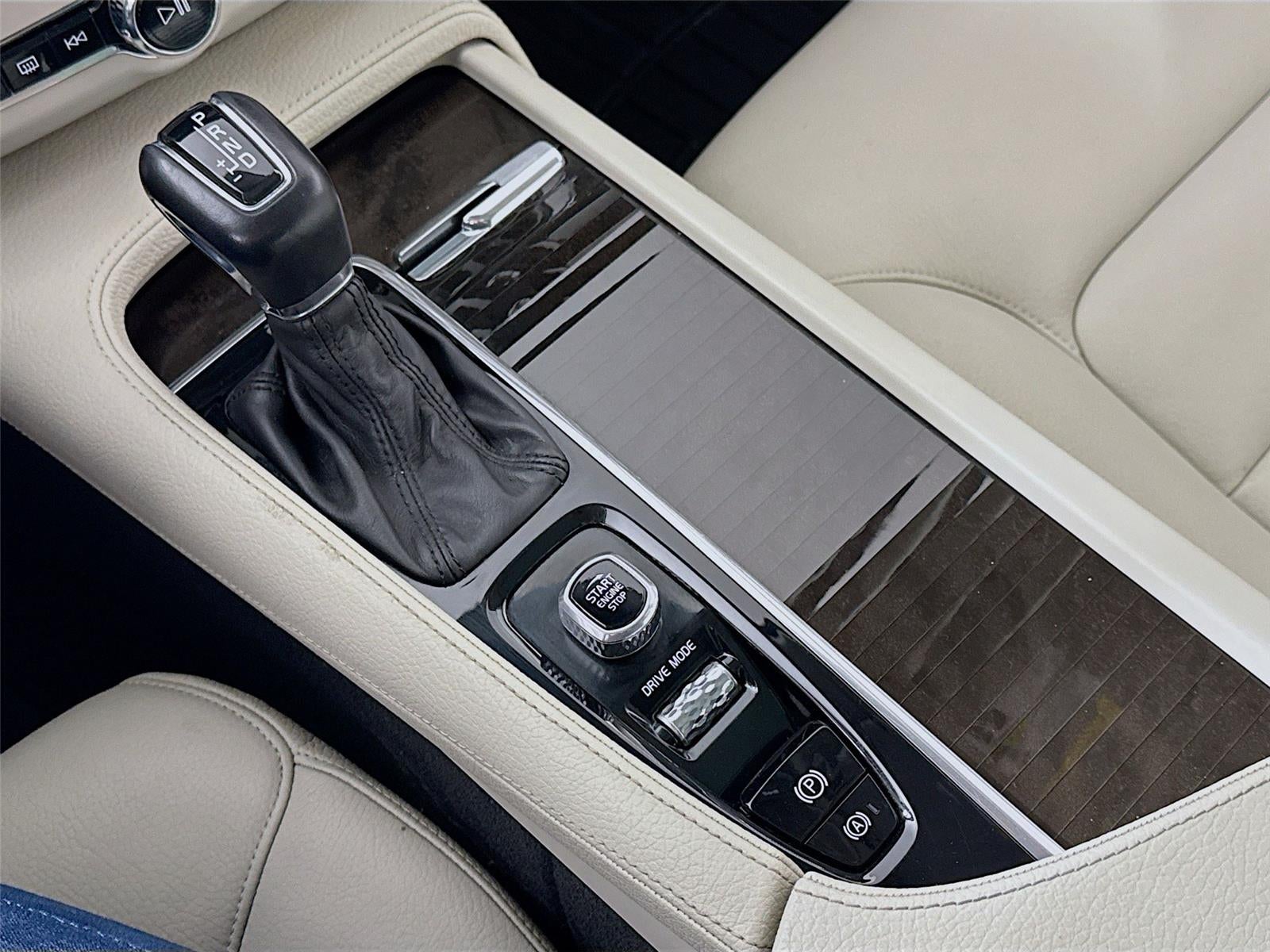 2018 Volvo S90 Momentum