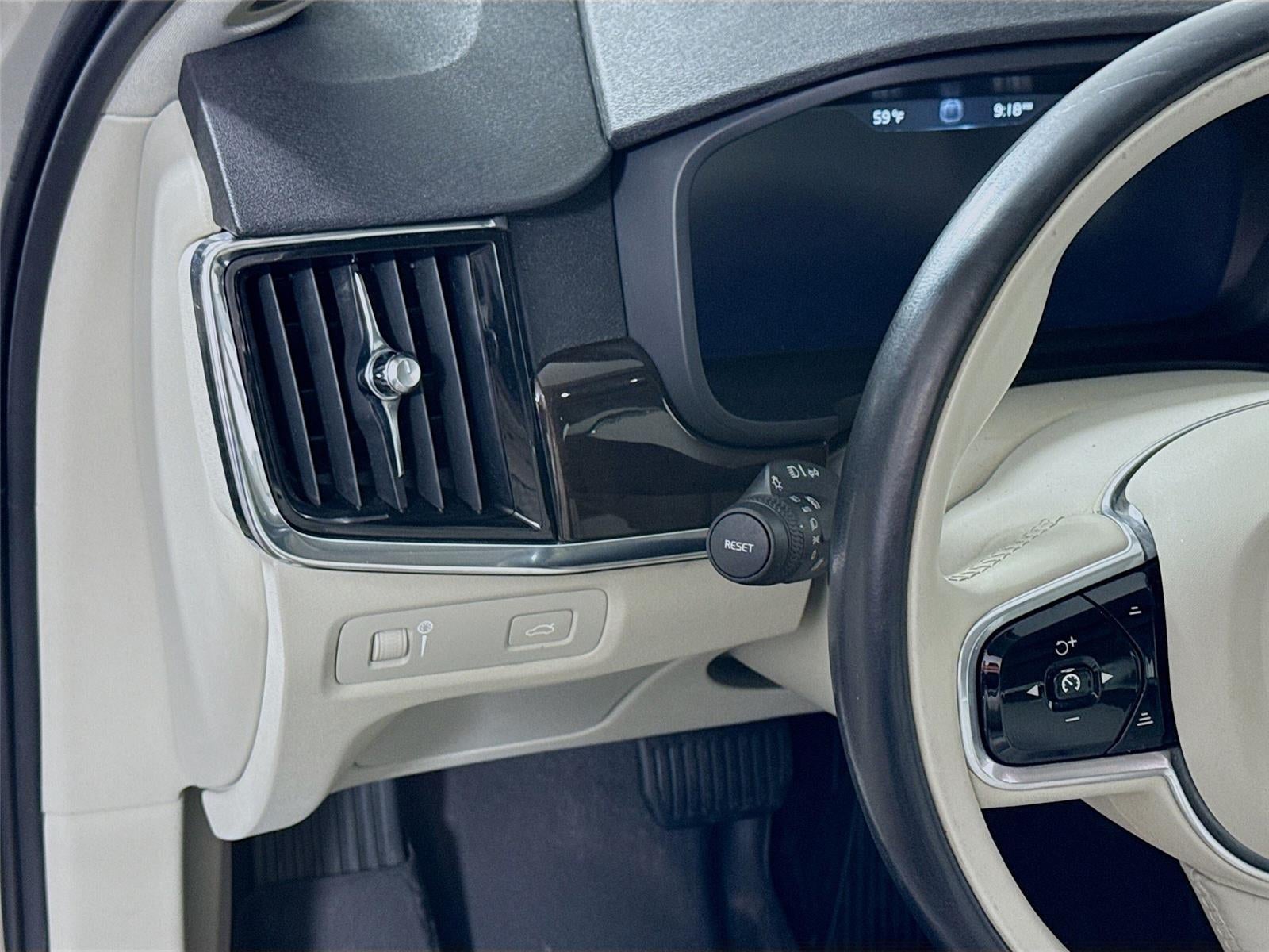 2018 Volvo S90 Momentum