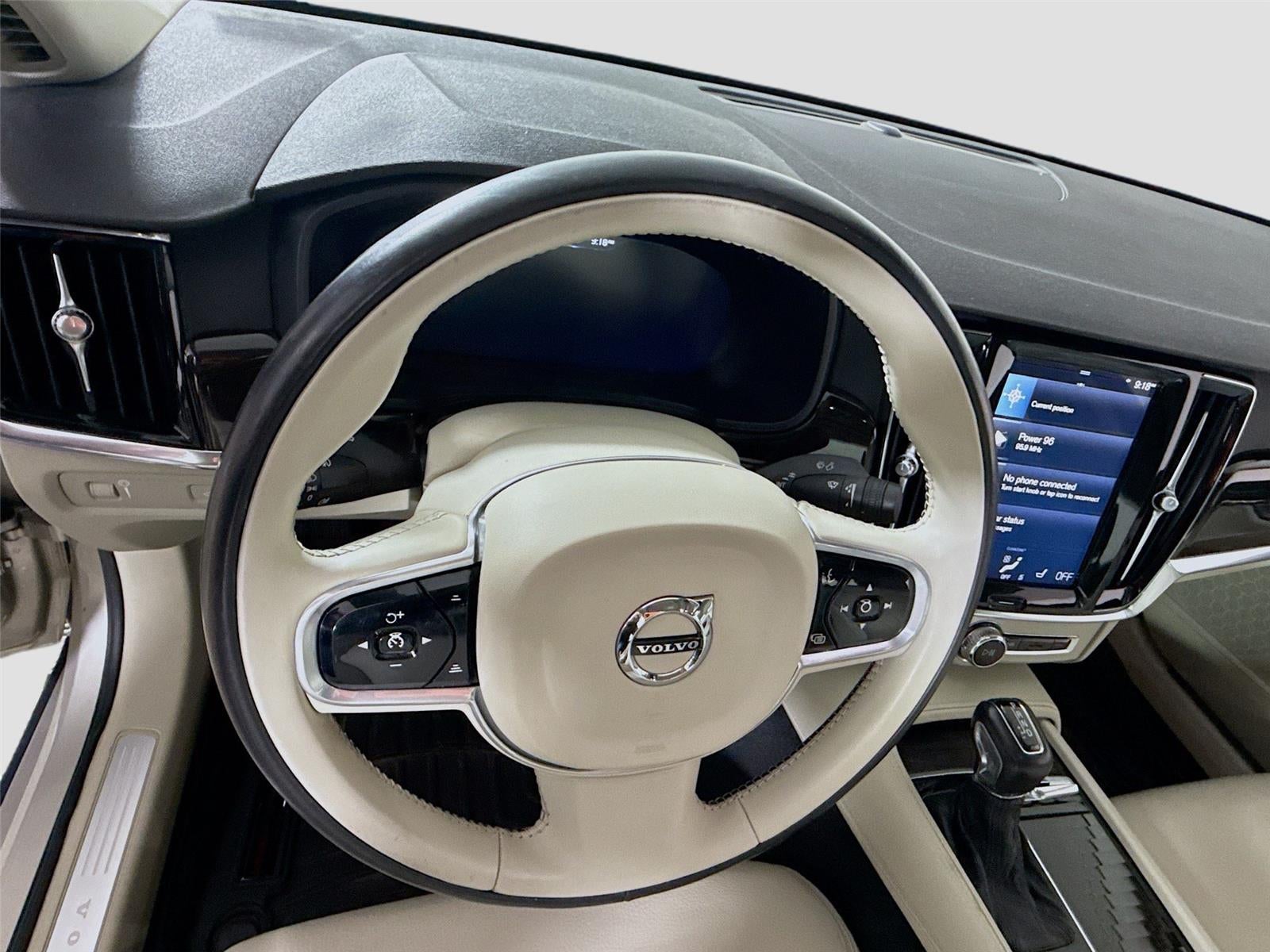 2018 Volvo S90 Momentum