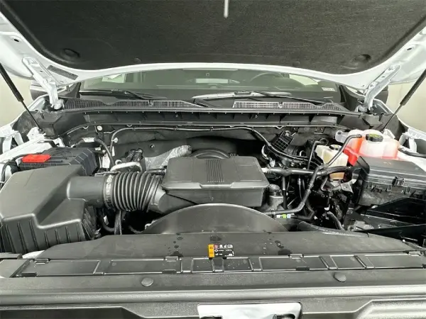 2025 GMC Sierra HD Engine