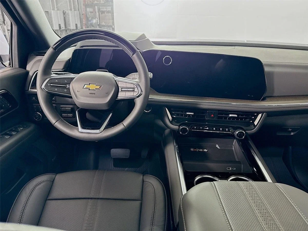 2026 Chevrolet Suburban Technology Dashboard