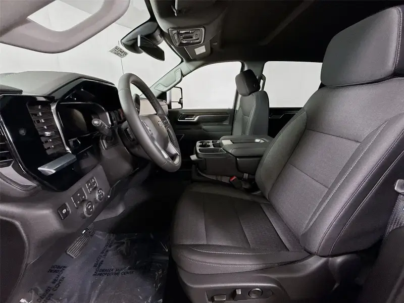 2026 Chevrolet Silverado 2500 HD Cabin and Bed Design